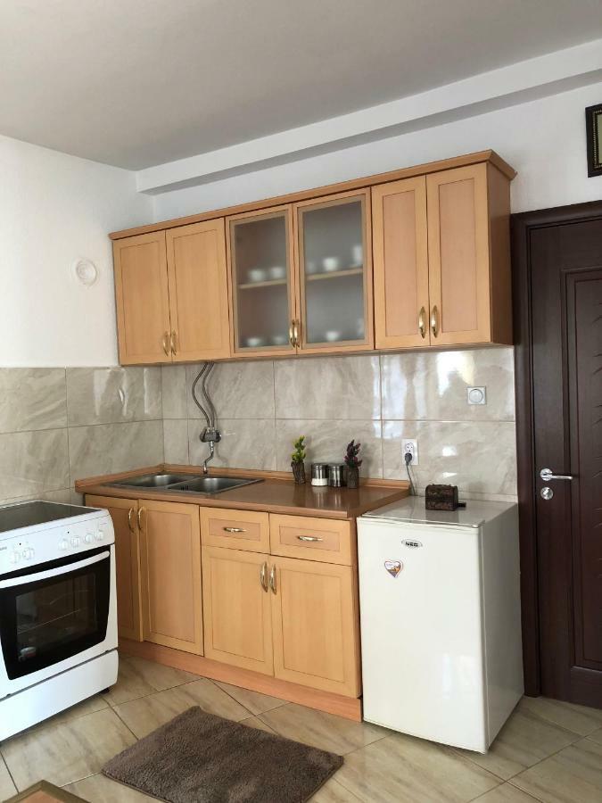 Guesthouse Maritimo Ulcinj Bagian luar foto